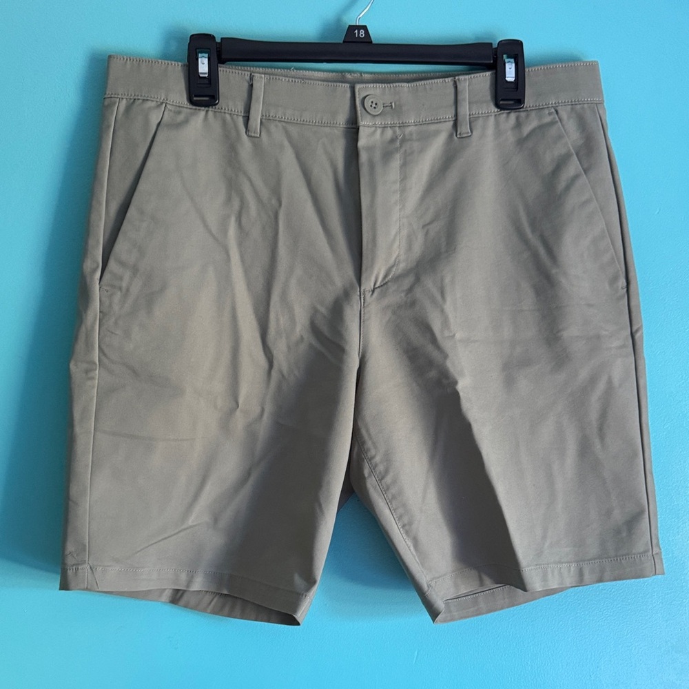 Calvin Klein Men's Olive Flat Front Shorts